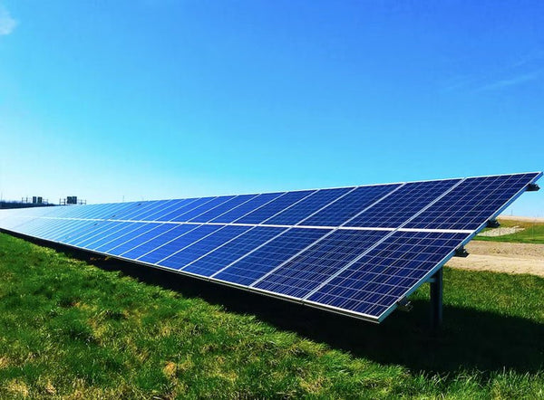 Can You Have Solar Panels and a Backup Generator? Find Out Now!